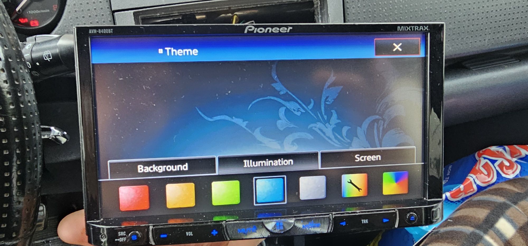 Продавам Pioneer avh-8400bt