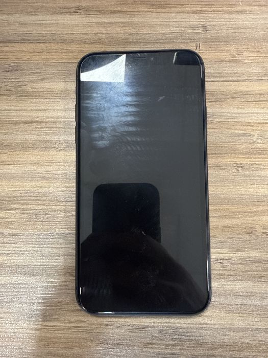 Айфон 11 продаю БУ