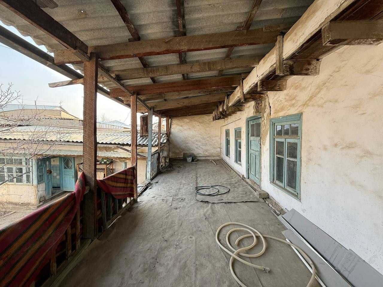 2,5 sotixli hovli sotiladi.