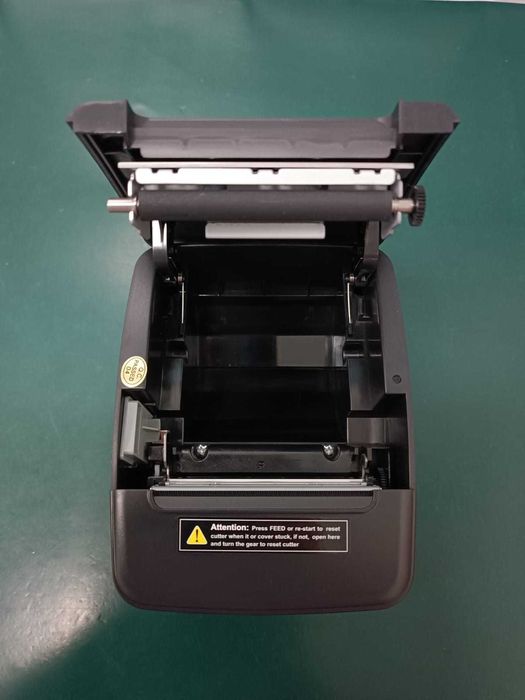 Двухэкранный моноблок. Удобен для клиентов.