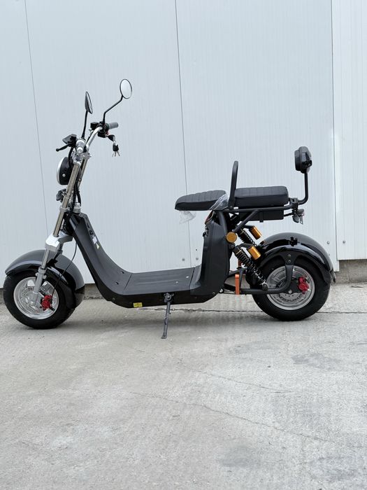Scuter electric nou cu cartela
