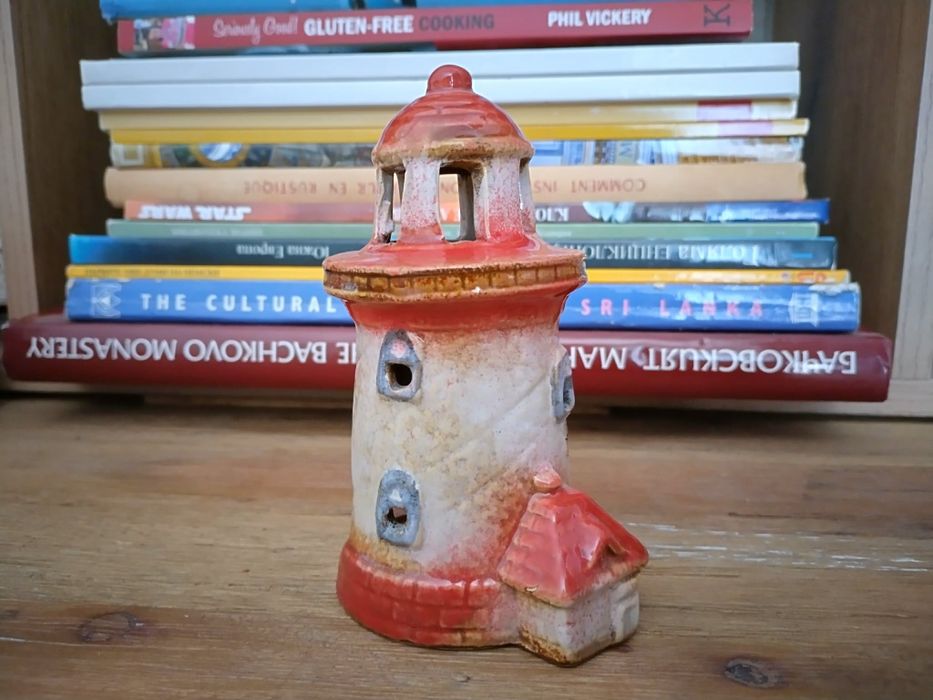 Керамичен свещник фар от остров  Радост