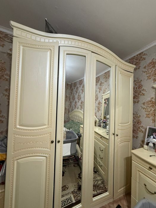 Продам прихожую спальный гарнитур