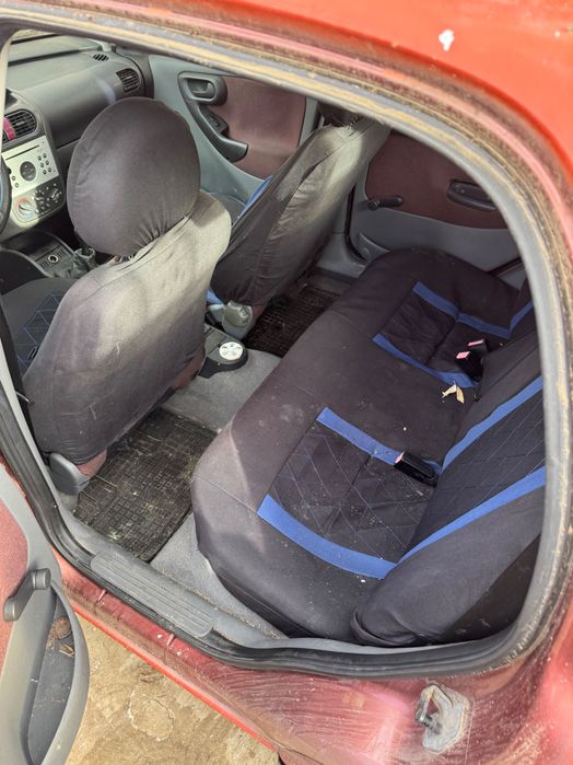 Se vinde intreaga sau se dezmembrează Opel corsa 2001