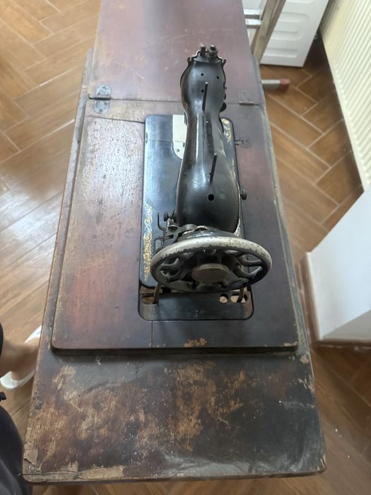 Masina de cusut Singer