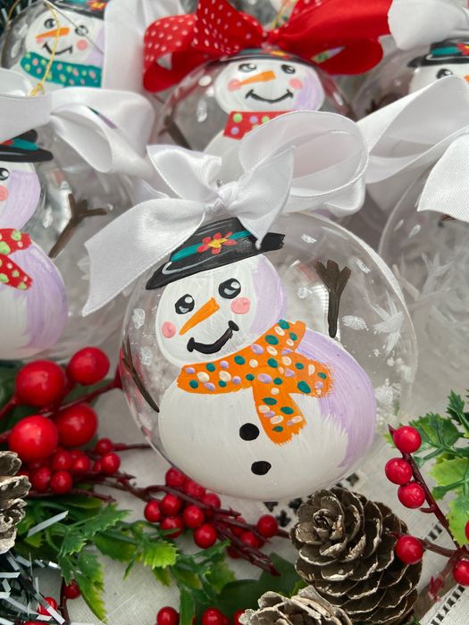 Коледни топки и венци