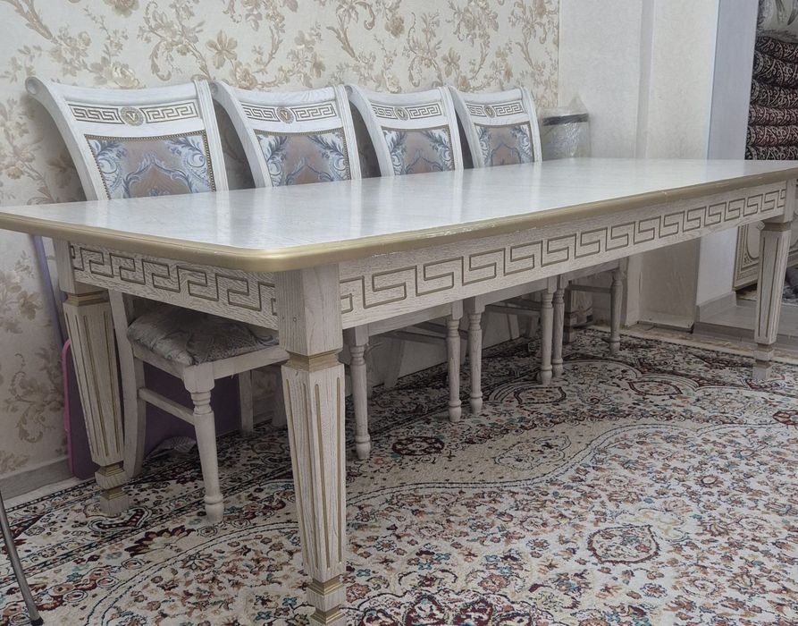 Продам б/у стол 3м