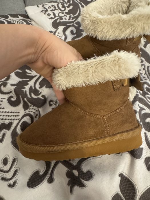 Vand cizme marimea 24/25 hm