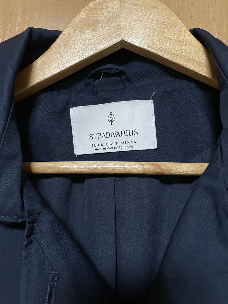 Тъмносин trench coat- Stradivarius