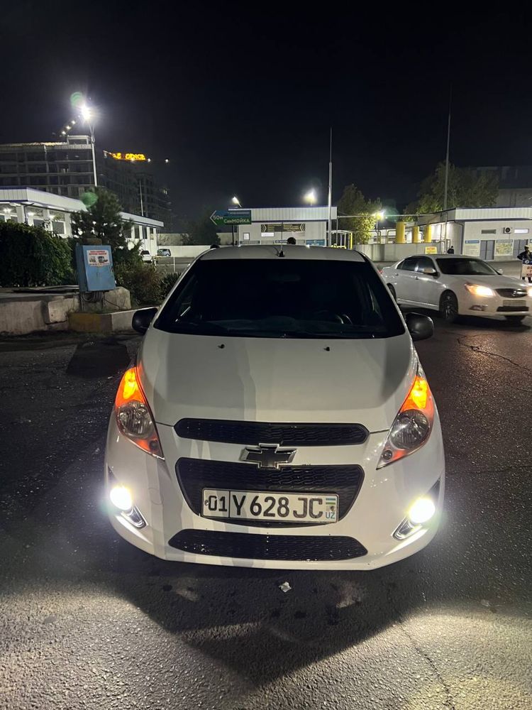 Chevrolet spark 2015 MT