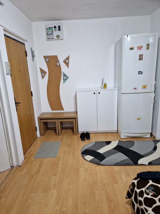 Închiriez apartament 2 decomandate, Rovine, parculet, centrala, et.1
