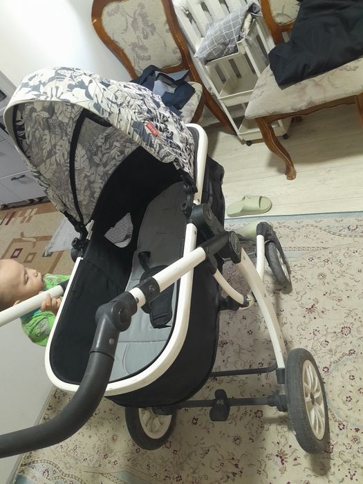 Детская коляска хорошем состоянии