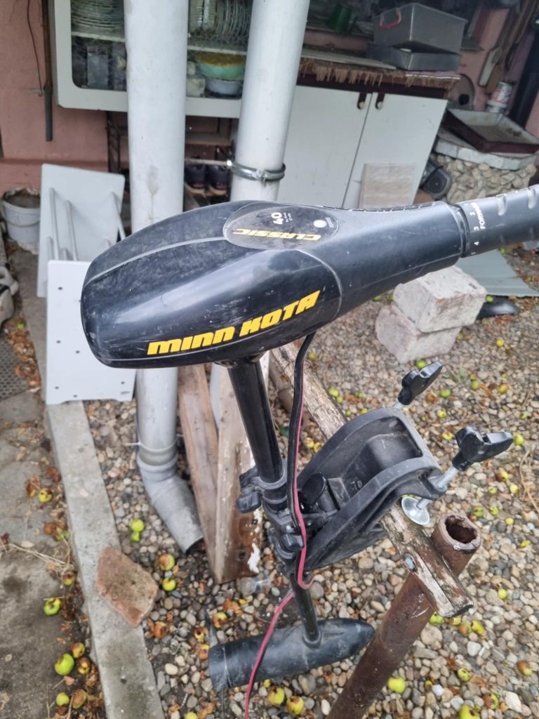 Urgent vând Motor electric barca minn kota
