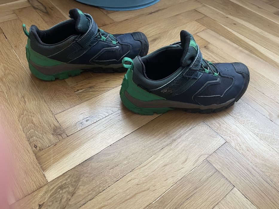 Маратонки” Quechua”