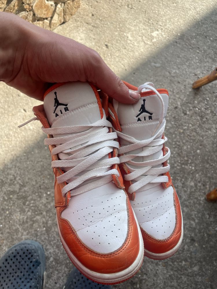 Air Jordan 1 Mid SE GS Orange Metallic Black High OG Retro 37,5
