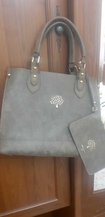 тъмно бежова чанта набук