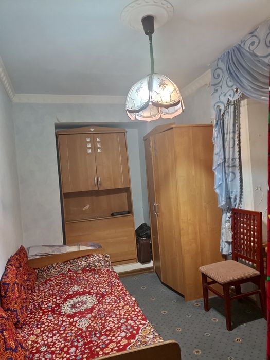 4 x kvartira sotiladi tezda 1 etaj