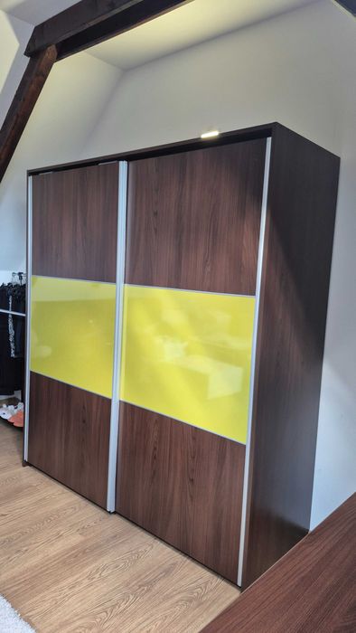 Dulap ca nou produs de Amica