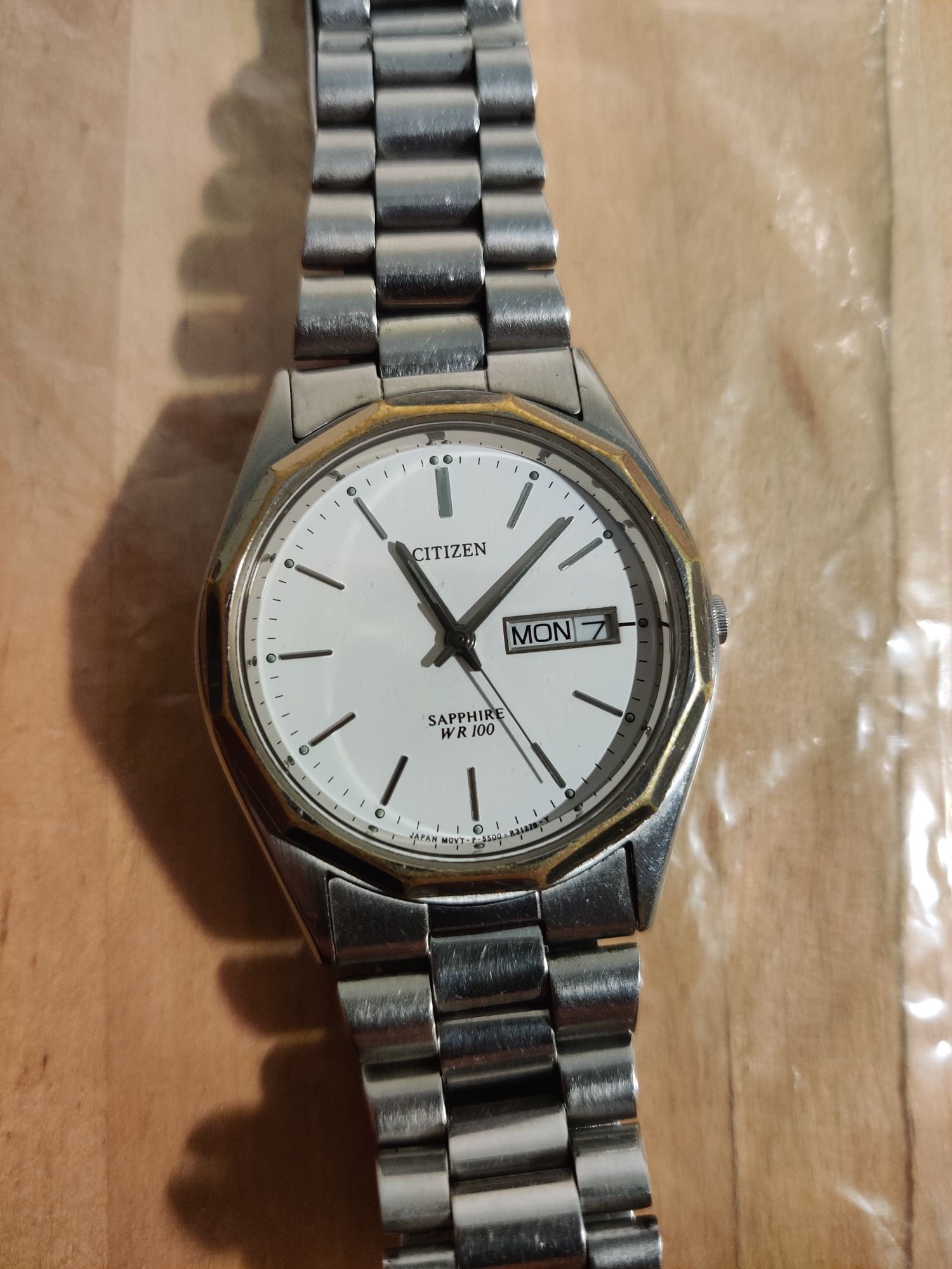 Ceas Citizen de vânzare – stil retro, cu geam din safir!
