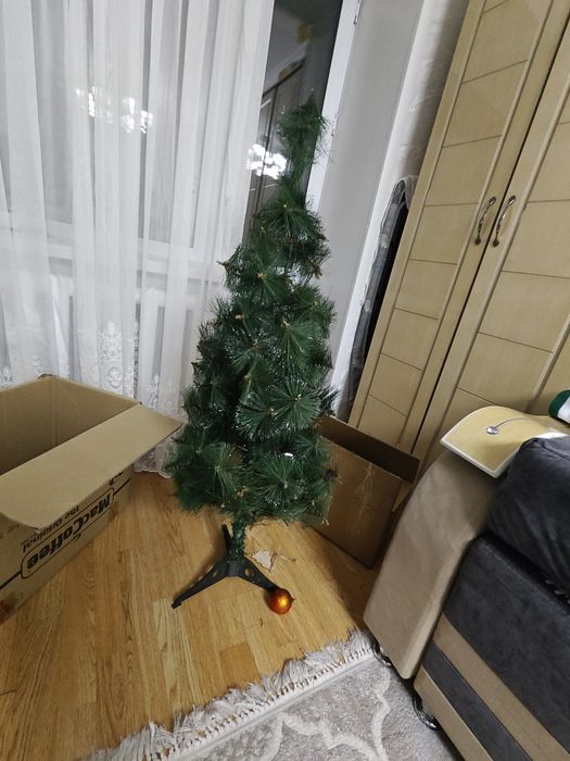 Продам ёлку за 3000