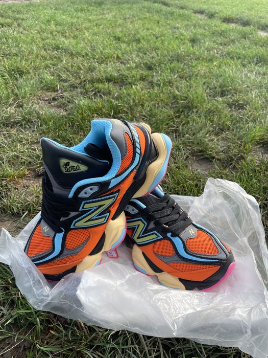 Vând New Balance 9060