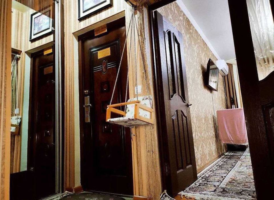 Продаётся 2/5/5 Юнусабад 18 Общая площадь 57м2, два балкона 2*3м