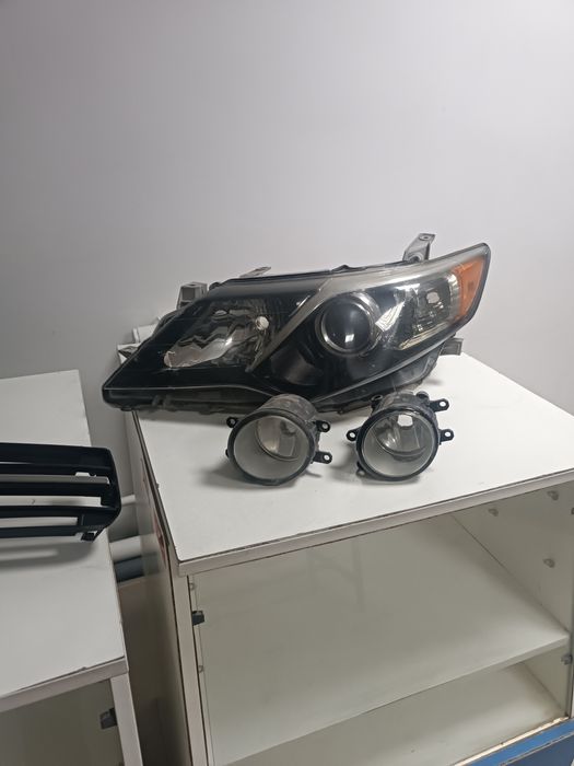 Продам фары Тойота Камри 50 американский
