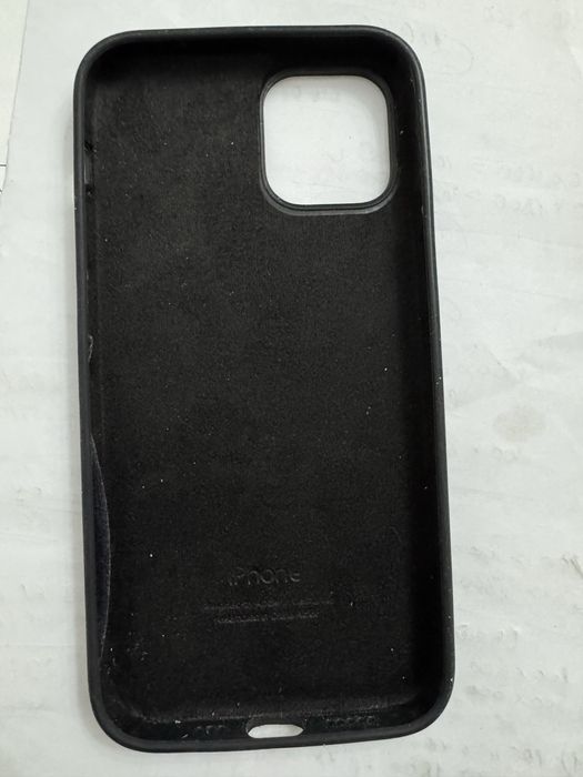 Срочно продаю чехлы от Айфон 13 про и 12