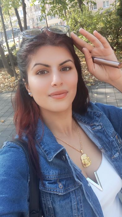 Ofer Servicii de Make up Stilizare sprâncene Manechiura și Pedichiură