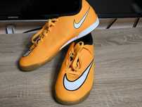 Nike mercurial 37