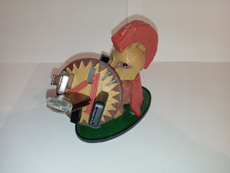 Vând suport 3d usb-uri și microsd-uri model spartan