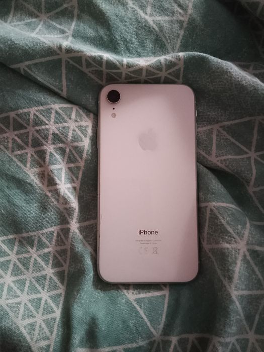 iPhone xp в хорошем состоянии