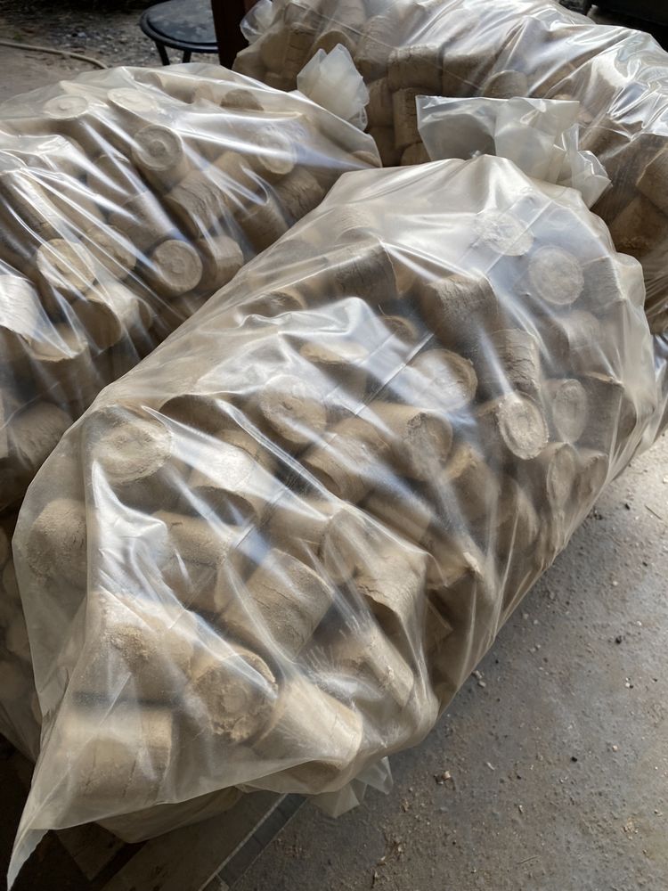 Brichete de rumegus pentru foc din esenta mixta 40lei/30kg - 30lei/20k