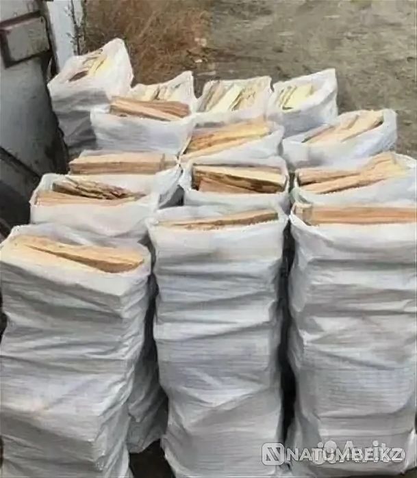 Дрова уголь в мешках