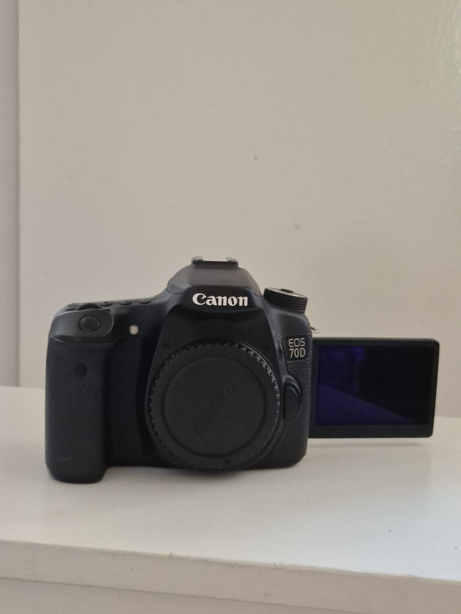 Vând Body Camera Foto Canon  Eos 70d