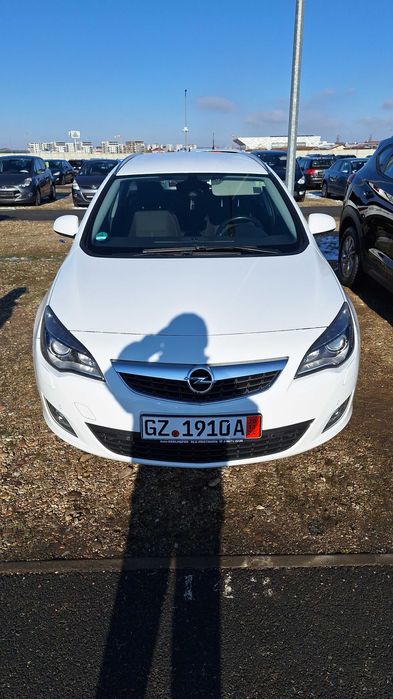 Opel astra j sport combi