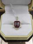 Pandantiv din aur 18K cu rubellit natural 5.96 ct și diamante –