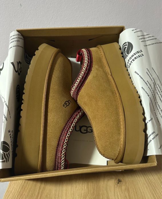 Ugg Tazz noi.