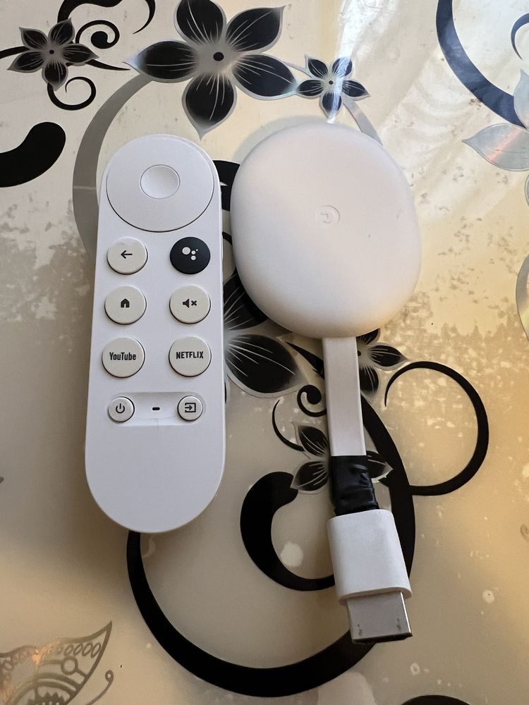 Google Chromecast 4k - бял