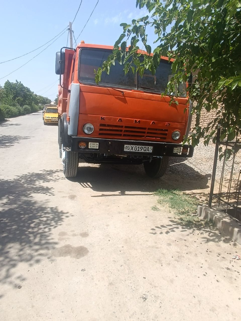 Kamaz samosval sotiladi