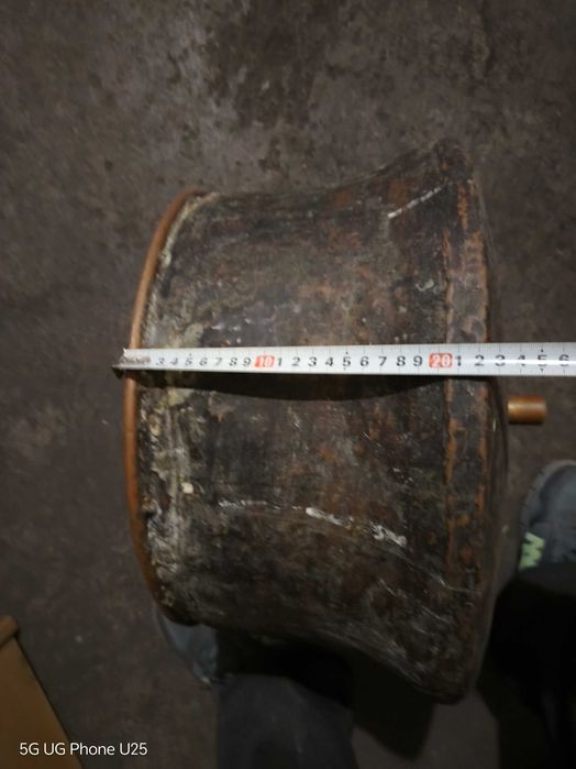 Продавам  2 броя капаци