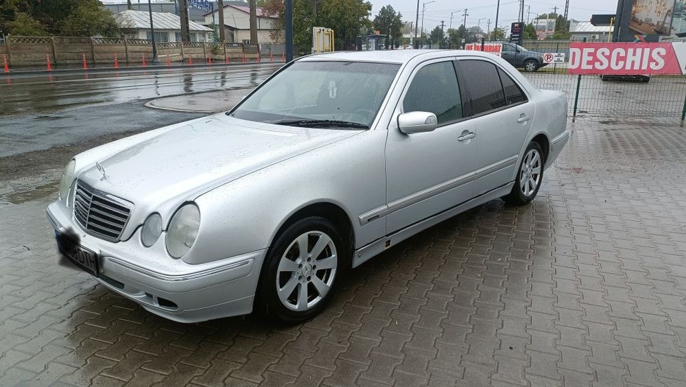 Vând Mercedes E 2.2 Cdi Fab 2000 FARA NICI UN ACT DOAR DE PIESE