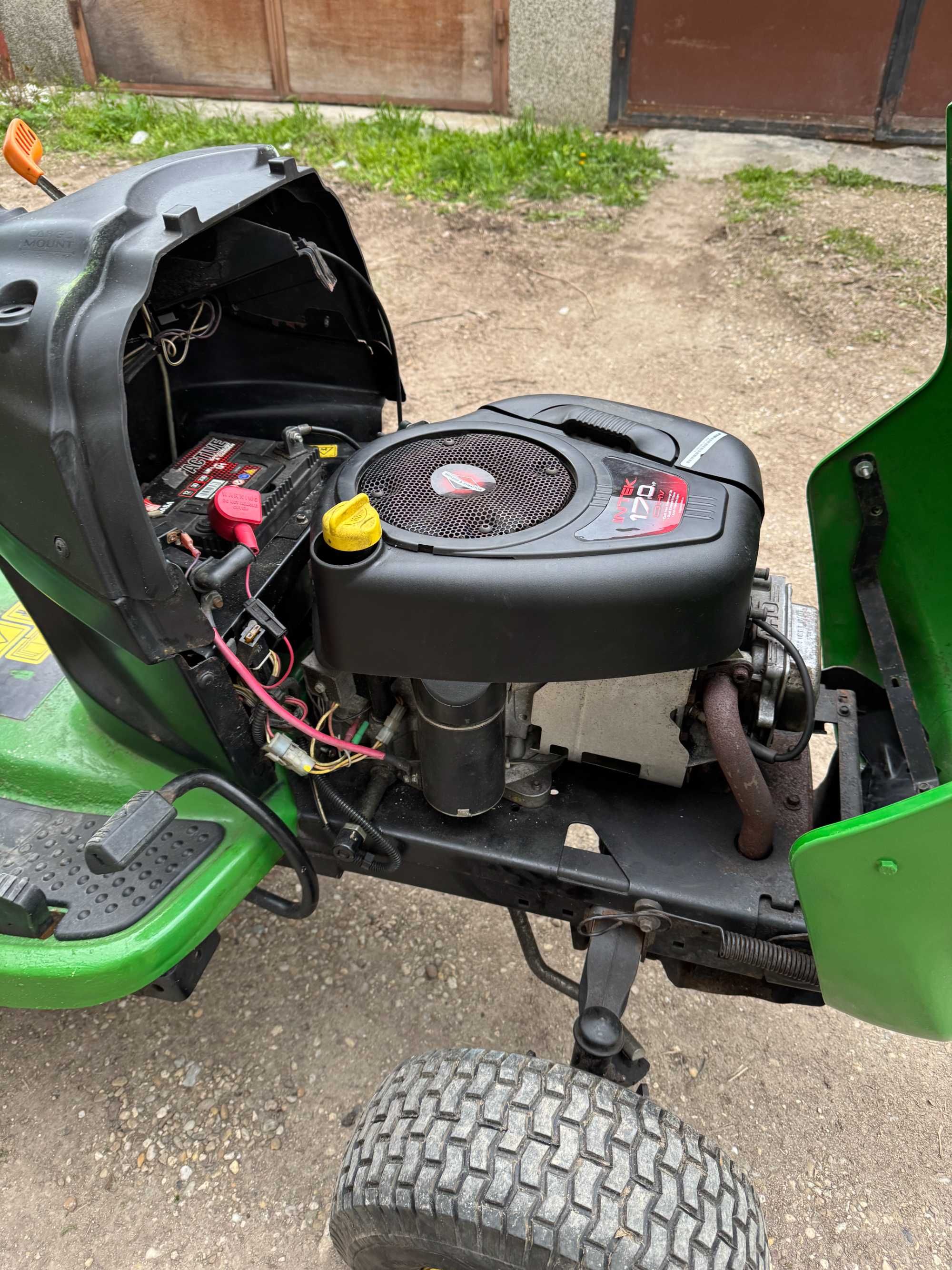 Тракторна косачка JOHN  DEERE BRIGGS STRATTON. 17,0к.с.