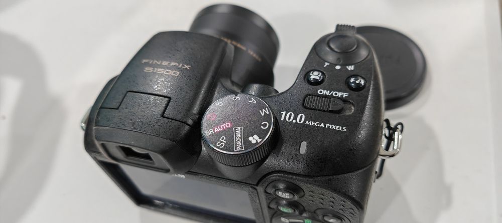 Fujifilm S1500. страхотен функционален фотоапарат