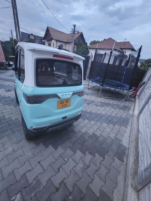 Vând mașinuța electrică fără permis