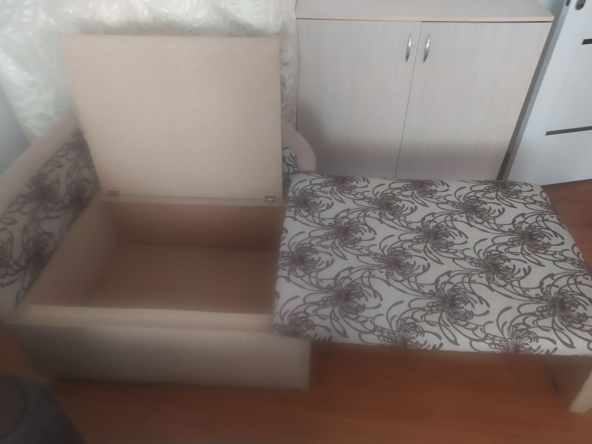 Продам кровать-тахта.