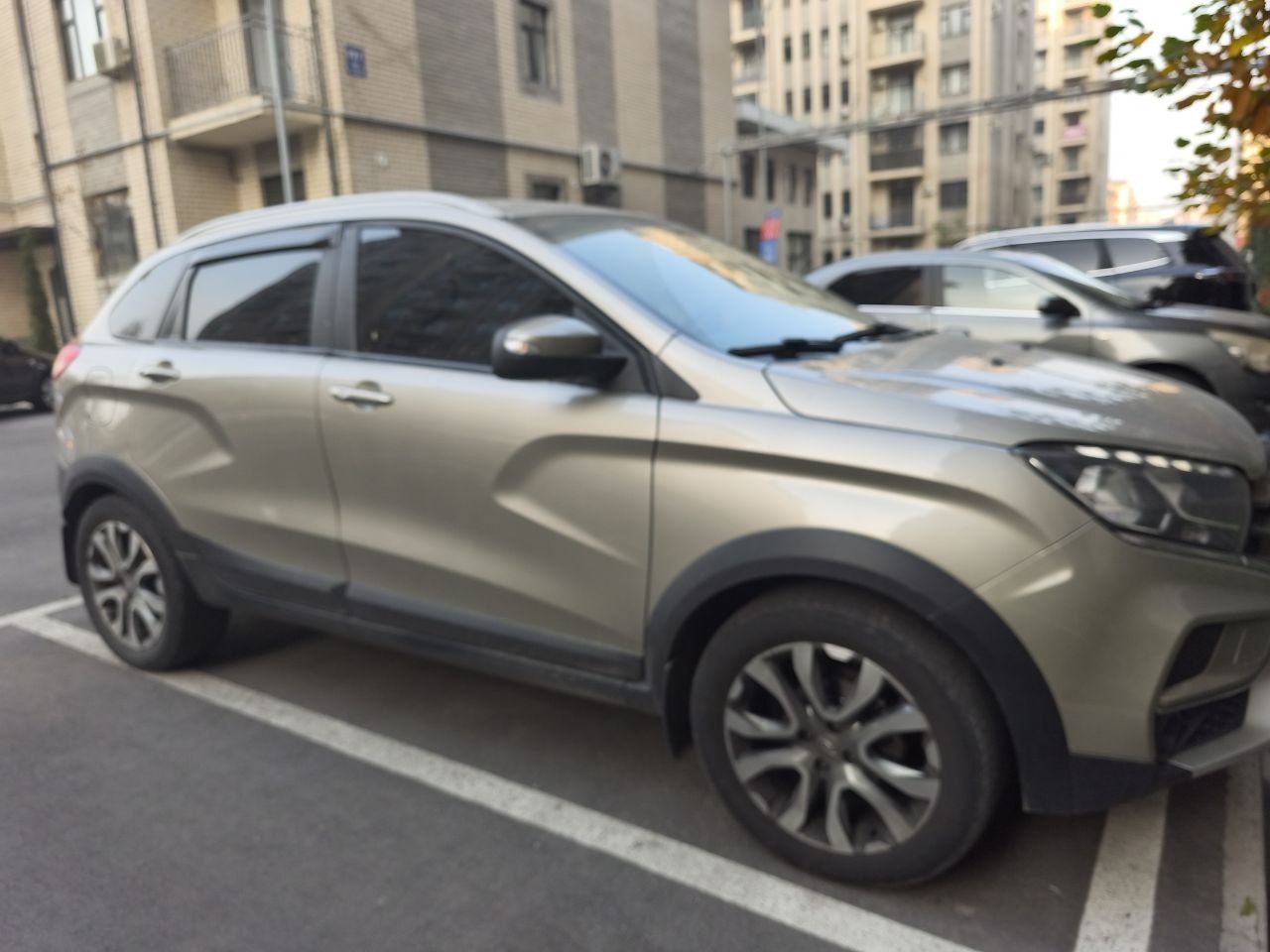 Срочно! Продажа Lada X Ray Cross 10.500 y.e