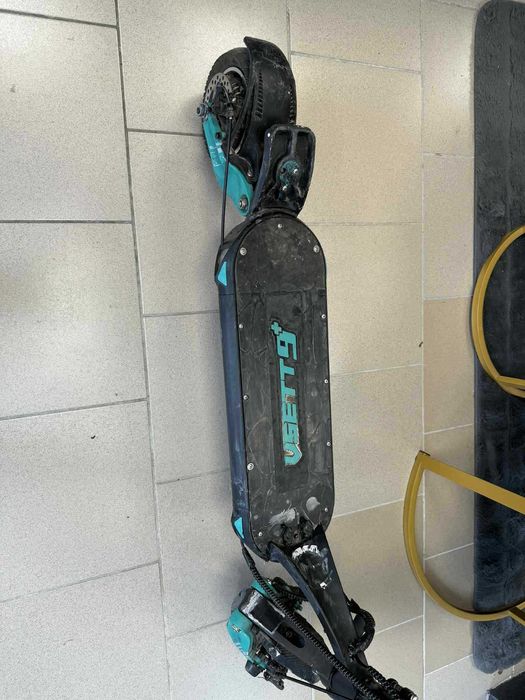 Продавам Електрическа тротинетка Vsett 9+ 48V15,6Ah
