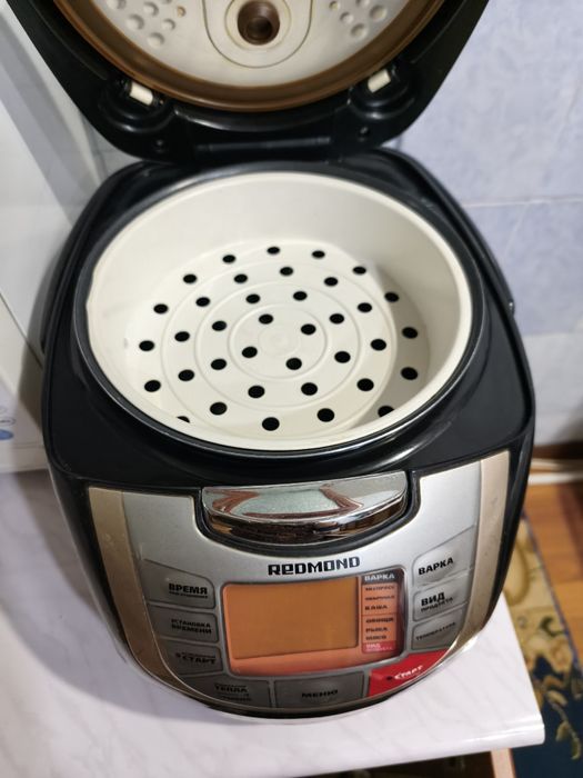 Мультиварка Redmond RMC-M4502