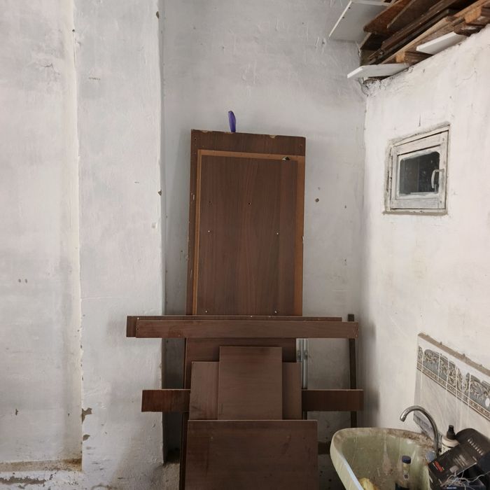 Кроват и шкаф двер на колесок